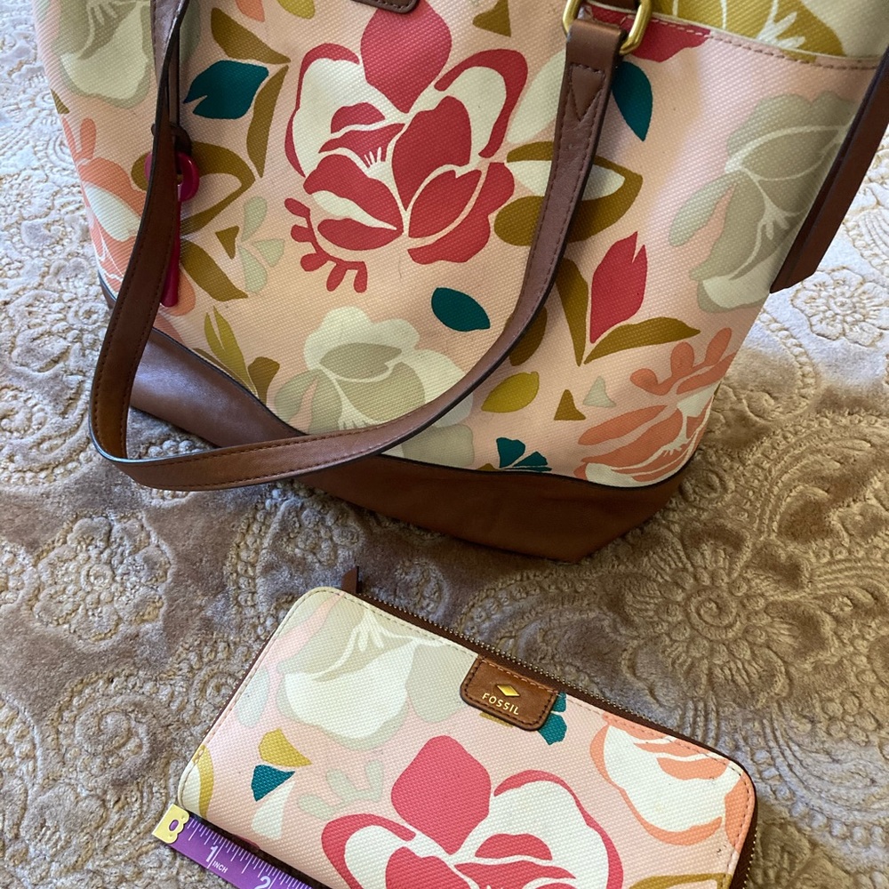 Fossils tote and wallet set